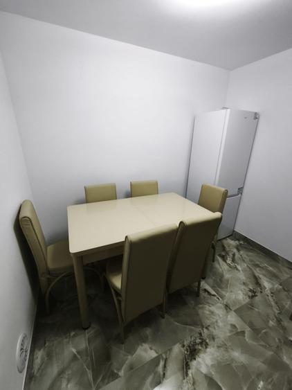 Apartament cu 2 camere decomandat, mobilat în Siret