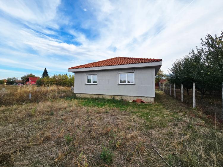 Casă individuală cu 3 camere cu Teren 750 Mp în Iratoșu