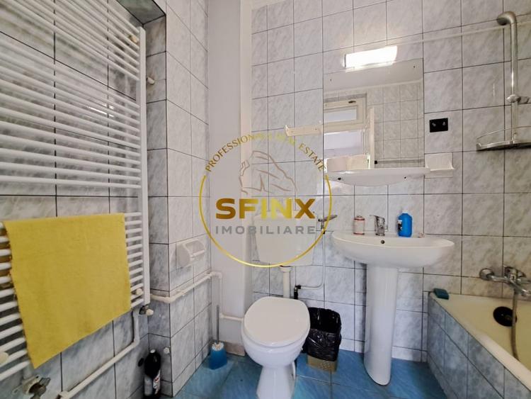 Casă individuală cu 6 camere cu Canalizare în Gara de Nord