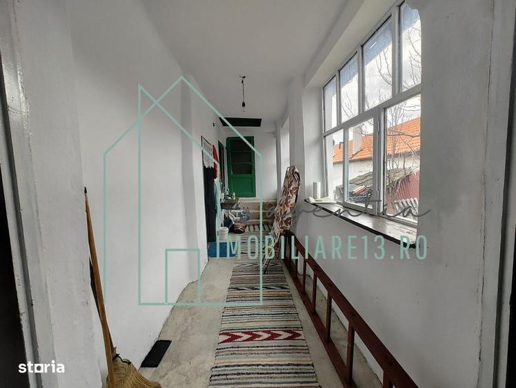 Casă cu 2 camere cu Teren 1789 Mp în Central