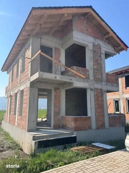 Casă cu 1 camere cu Teren 240 Mp în Central