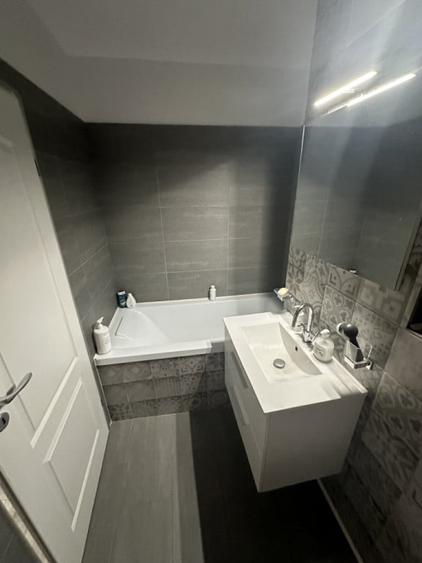 Apartament cu 3 camere decomandat în Mărăști