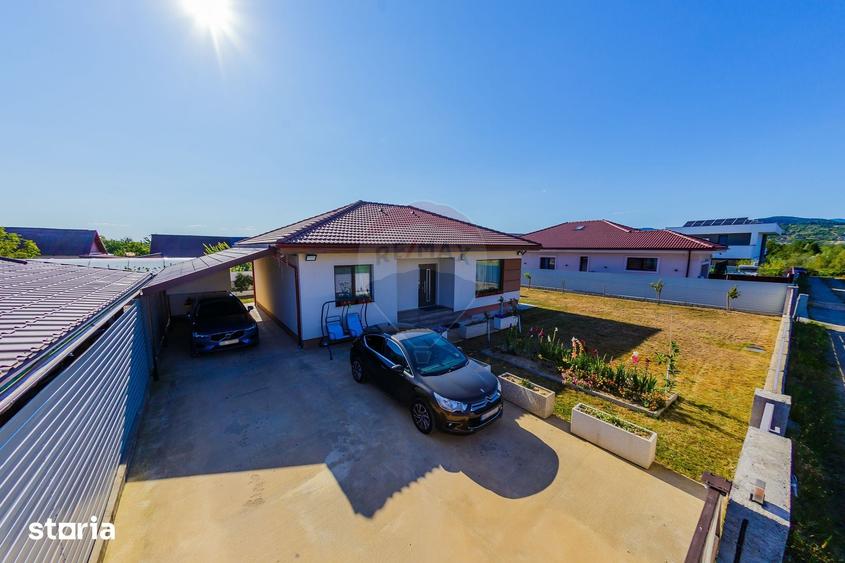 Casă cu 4 camere cu Teren 600 Mp în Recea