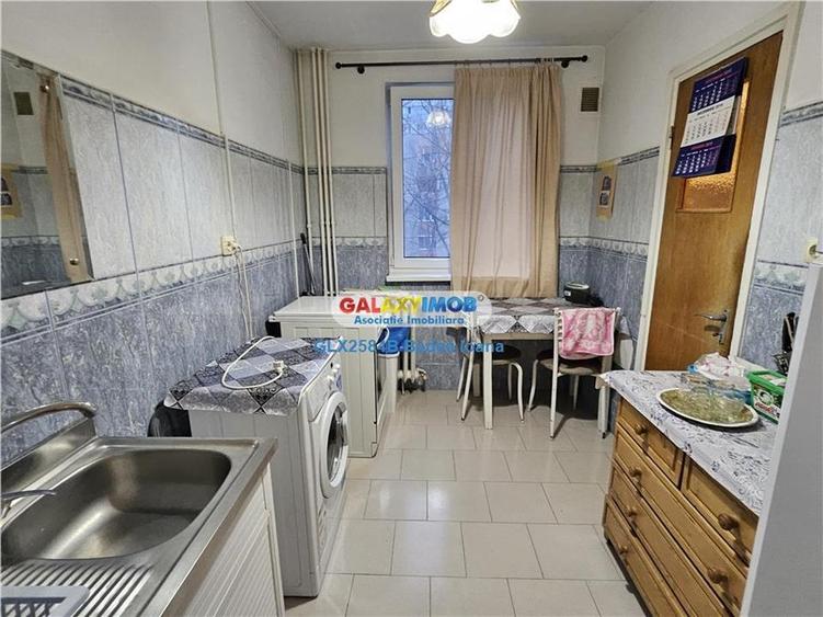 Apartament cu 4 camere decomandat în Titan