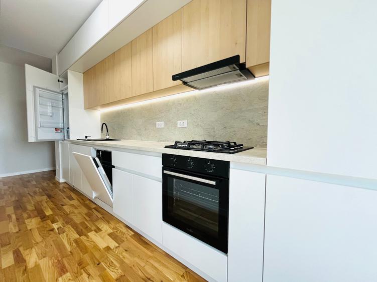 Apartament cu 2 camere decomandat în P-ta Presei Libere