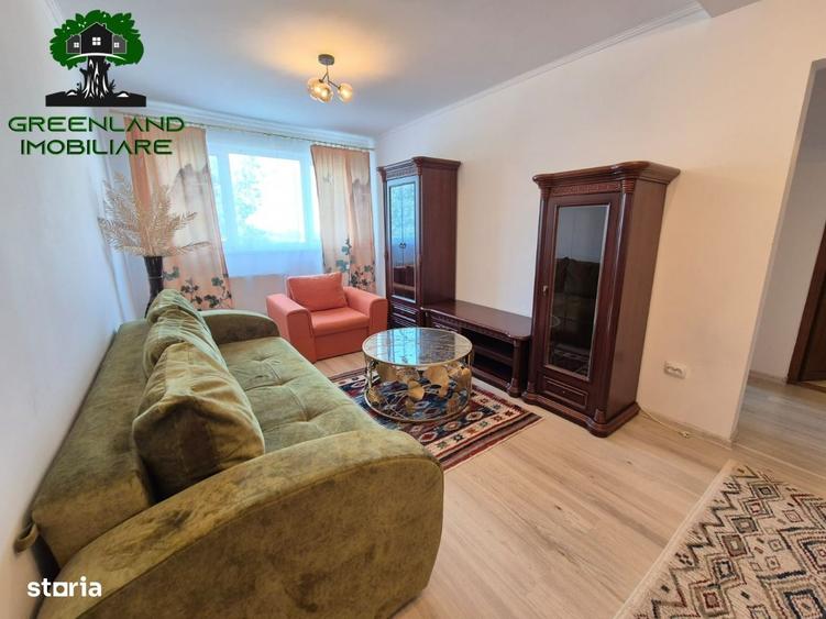Apartament cu 3 camere decomandat în Podu Roș