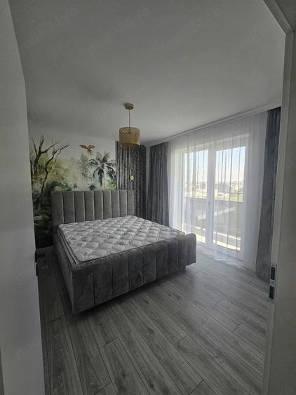 Apartament cu 3 camere semidecomandat în Obcini