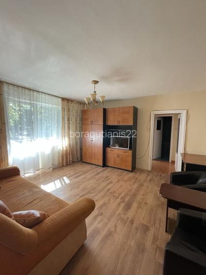 Apartament cu 2 camere, Oradea, Strada Lacul Rosu nr. 4.