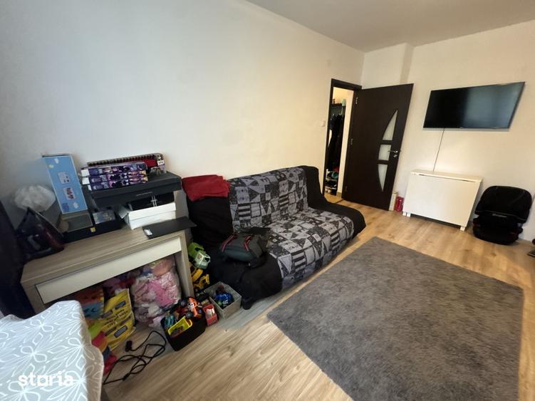 Apartament cu 3 camere decomandat, mobilat în Gara de Nord