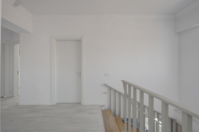 Apartament cu 5 camere decomandat în Timpuri Noi