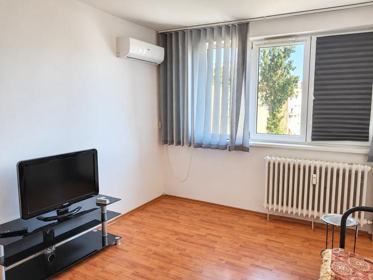 Apartament cu 2 camere decomandat în Titan