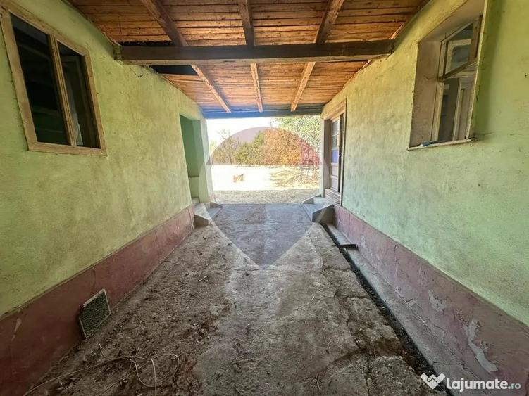 Casă cu 3 camere cu Teren 1151 Mp în Săldăbagiu Mic