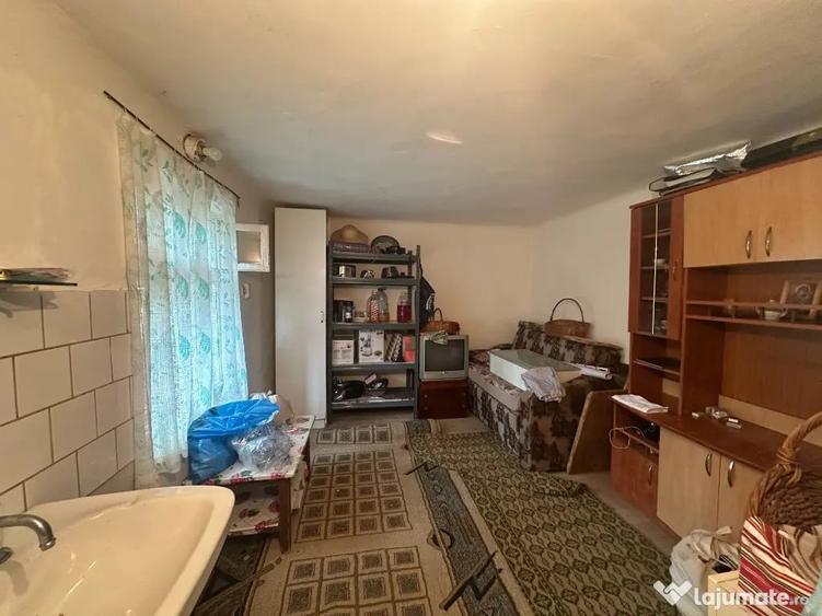 Casă cu 4 camere cu Teren 1498 Mp în Călinești