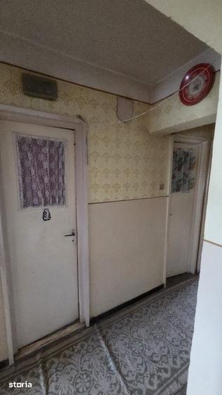 Apartament cu 3 camere în Micro 16