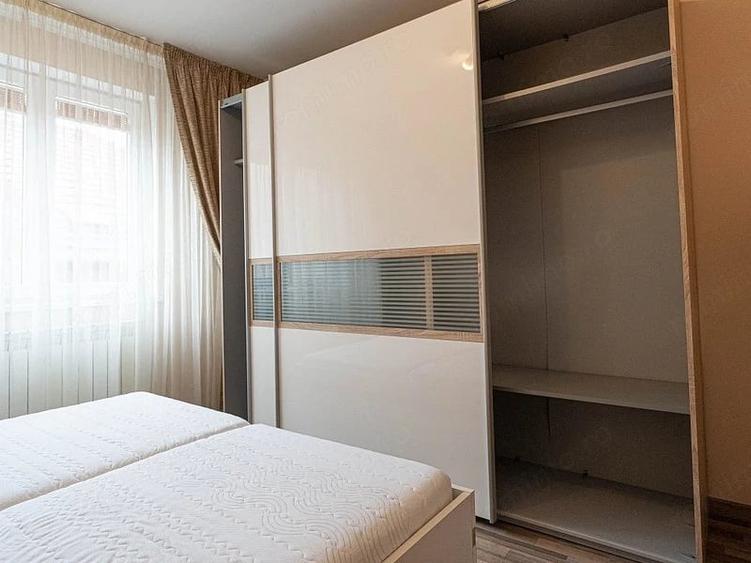 Apartament cu 3 camere decomandat în Torontalului