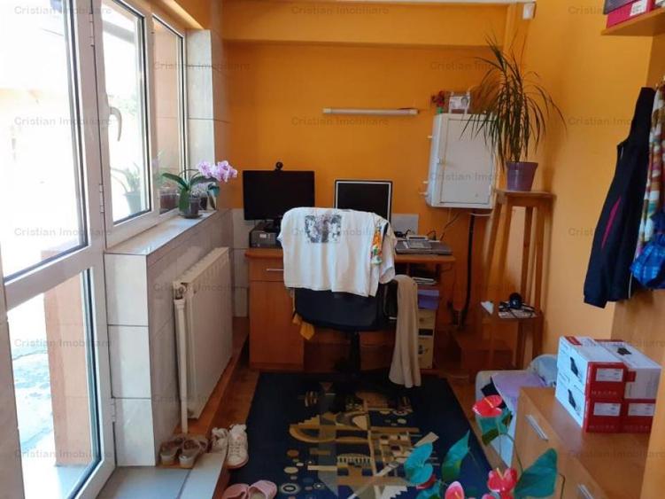 Casă cu 6 camere cu Teren 2300 Mp în Lacu Sărat