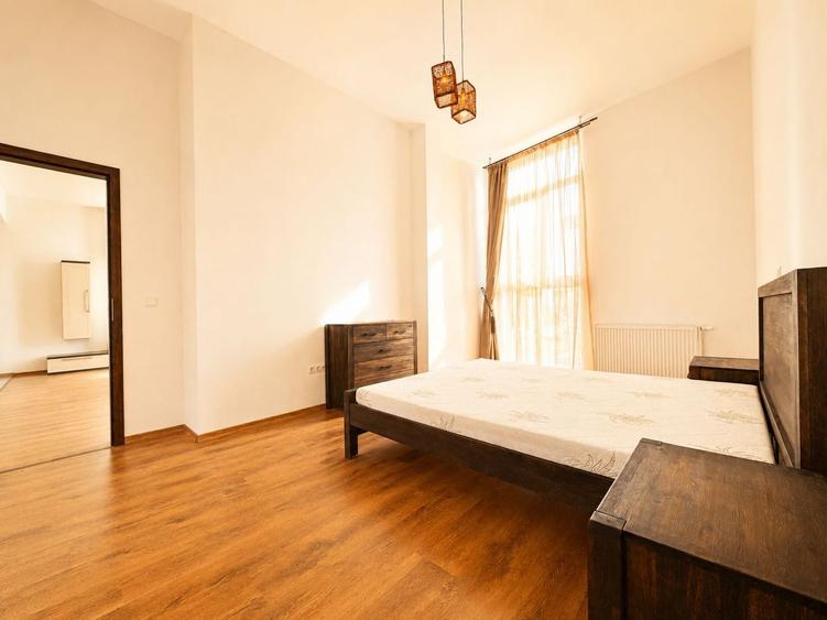 Apartament cu 2 camere semidecomandat, mobilat în Soarelui