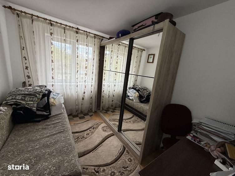 Apartament cu 3 camere în Păcurari — fotografia 1