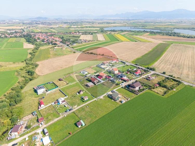 Teren de 1100 mp, în Satu Nou