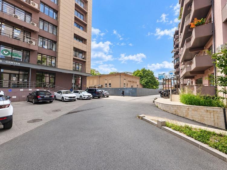 Apartament cu 2 camere semidecomandat, mobilat în Decebal