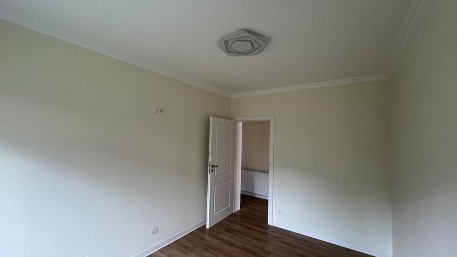 Casă individuală cu 5 camere cu Canalizare în Exterior Est