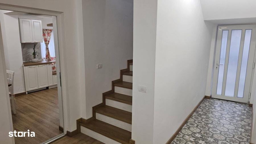 Casă cu 4 camere cu Teren 500 Mp în Central