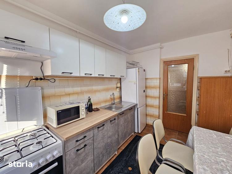Apartament cu 3 camere semidecomandat, mobilat în Obor