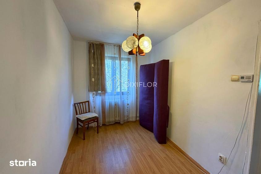 Apartament cu 3 camere semidecomandat în Tudor