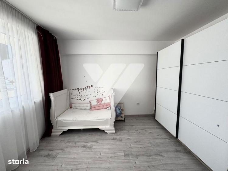 Apartament cu 3 camere, mobilat în Central — fotografia 1