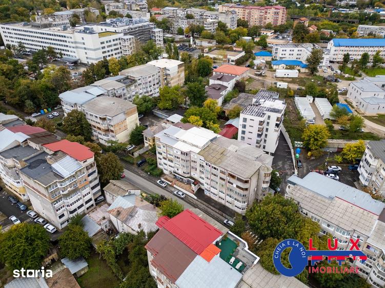 Apartament cu 3 camere decomandat în Babadag