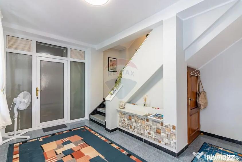 Casă cu 7 camere cu Teren 504 Mp în 16 Februarie