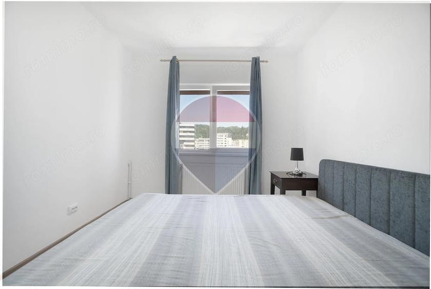 Apartament cu 4 camere decomandat în Răcădău