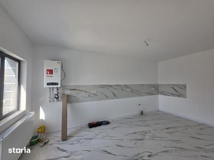 Oportunitate! Casa la sol, 3 camere, teren 420 mp, Valu lui Traian! - 2