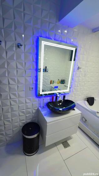 Apartament cu 3 camere decomandat în Peco