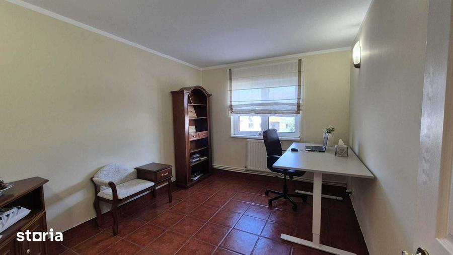 Apartament cu 3 camere decomandat în Tolstoi