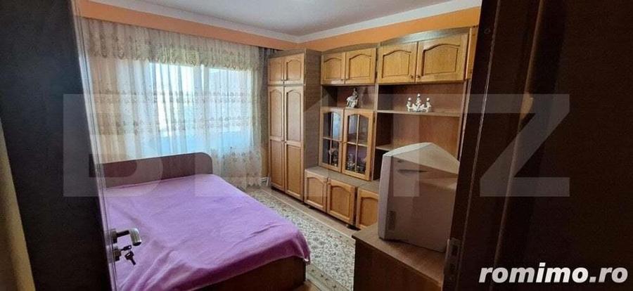 Apartament 2 camere , cu 2 balcoane ?i pivni?a , zona Micro 17 - 11