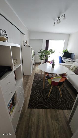 Apartament cu 4 camere decomandat în Dârste