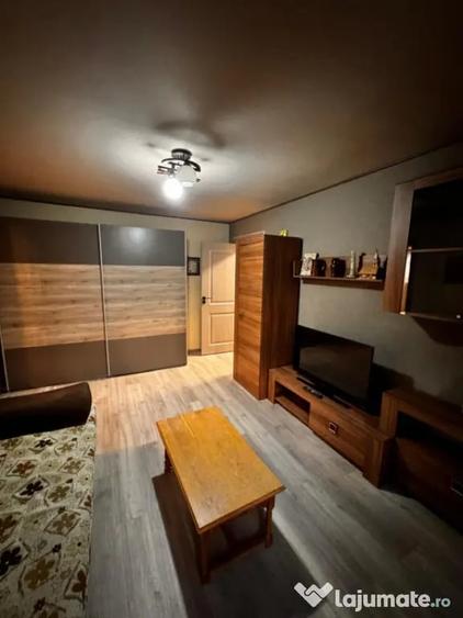Apartament cu 2 camere semidecomandat, mobilat în Brazda lui Novac