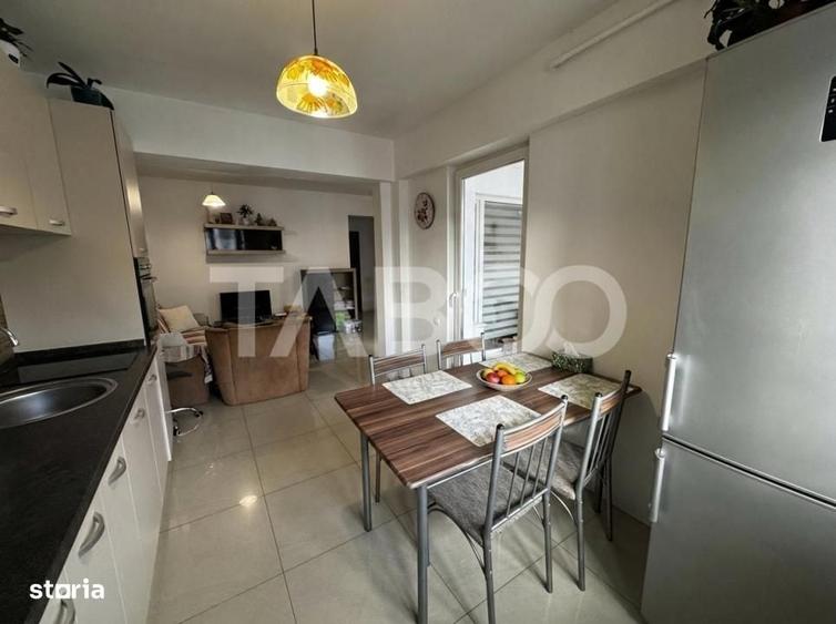 Apartament cu 3 camere decomandat în Șelimbăr — fotografia 1