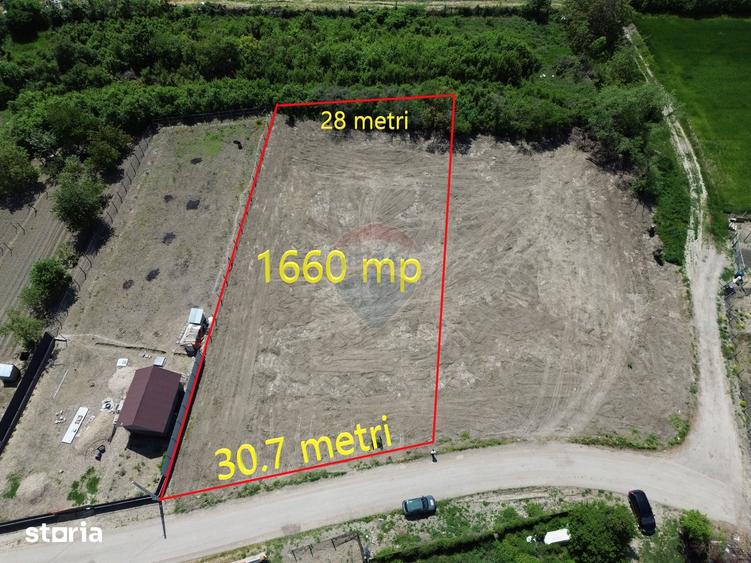 Teren de 1660 mp, în Vânători