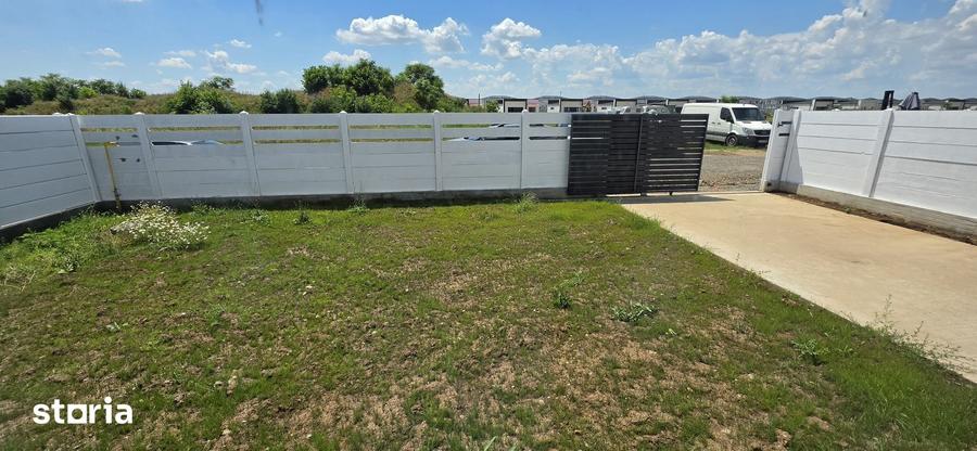 Casă cu 4 camere cu Teren 350 Mp în Clinceni