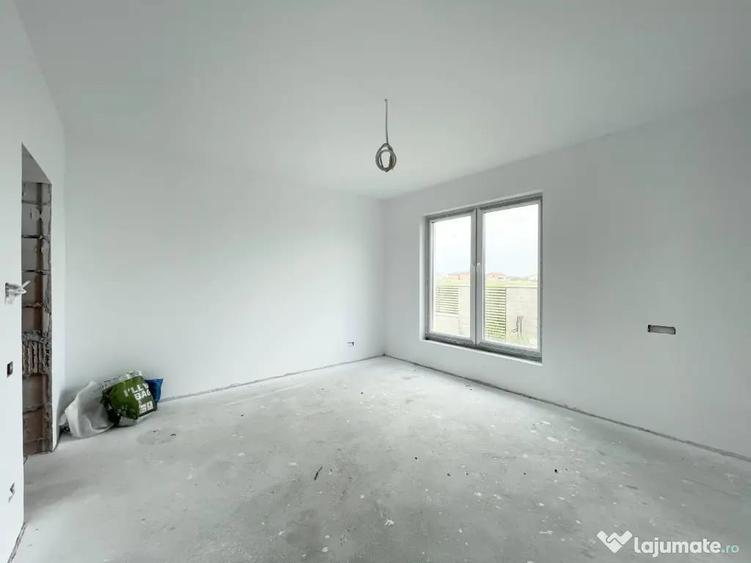Casă cu 5 camere cu Teren 615 Mp în Moșnița Veche