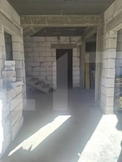 Casă cu 5 camere cu Teren 680 Mp în Central
