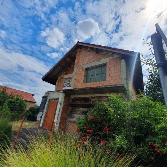 Casă cu 6 camere cu Teren 628 Mp în Ghiroda