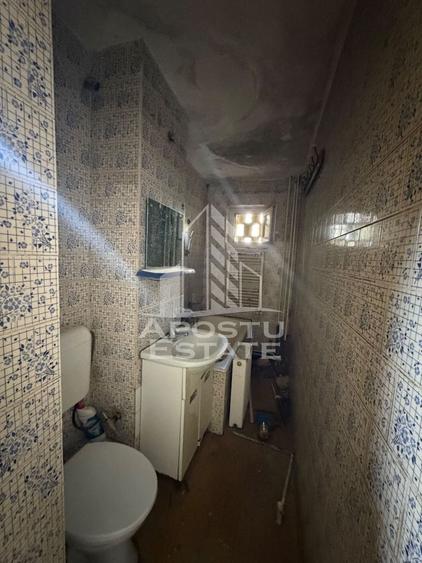 Apartament cu 3 camere semidecomandat în Dacia