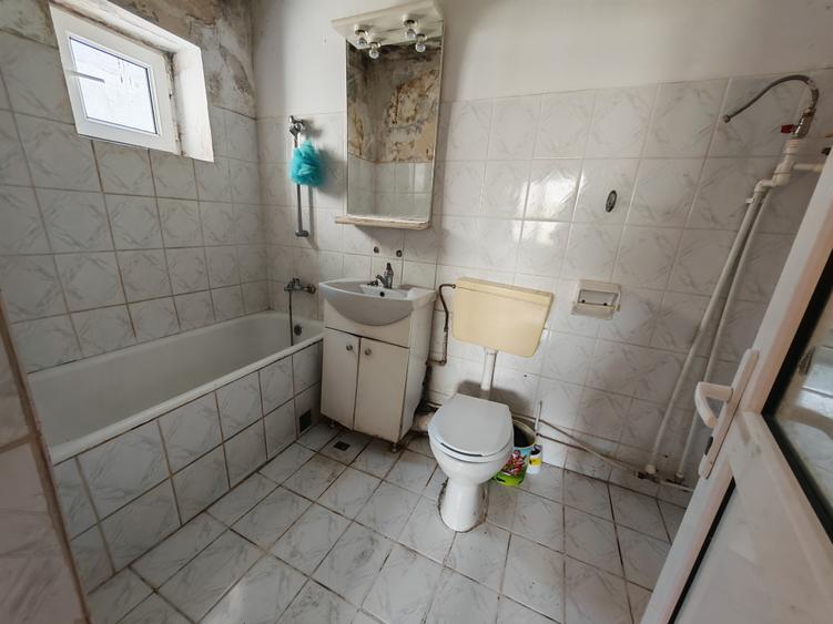Apartament cu 3 camere decomandat în Faleza Nord