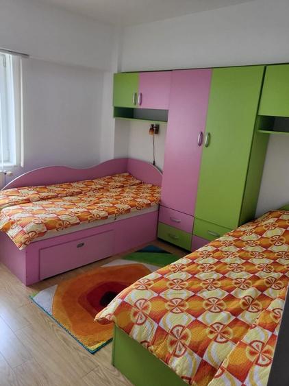 Apartament cu 3 camere decomandat, mobilat în Tomis II