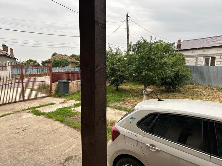 Casă cu 3 camere cu Teren 1000 Mp în Central