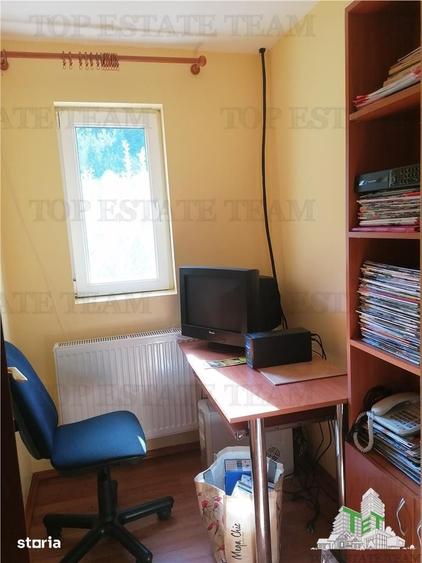 Casă cu 7 camere cu Teren 825 Mp în Păcureți