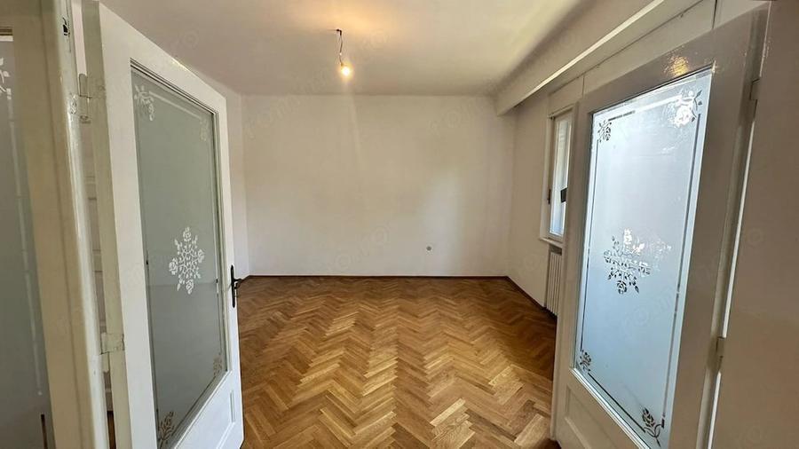 Casă cu 3 camere cu Teren 250 Mp în Calea Poplăcii